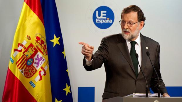 Rajoy: «Las encuestas nos dicen que el masivo apoyo a la independencia es una falsedad»