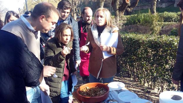 Sagrario Lara hace las mejores migas de Toledo