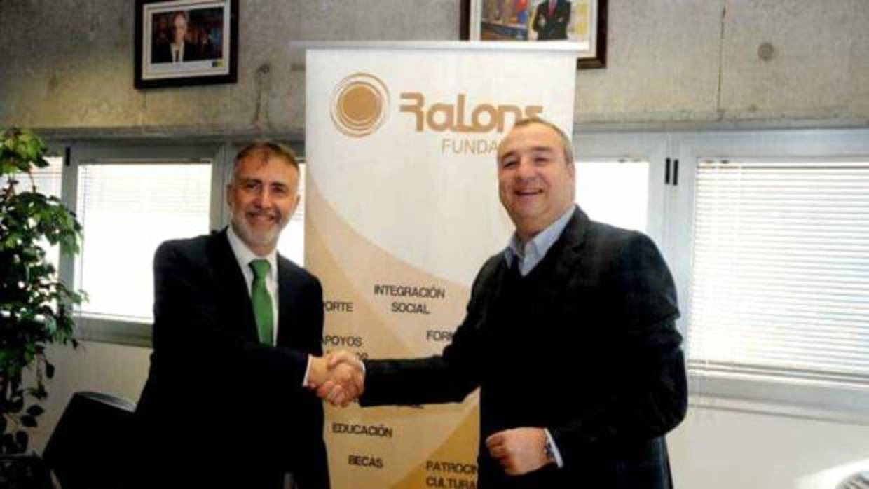 El líder del PSOE canario y el presidente de Ralons, Miguel Ángel Ramírez, en una foto de 2016