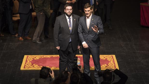 Casillas recibe con «orgullo» la Medalla de Oro de la provincia de Ávila