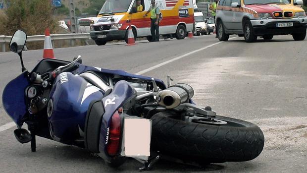 Condenado a 20 meses de cárcel y 2 años sin carné por no socorrer a los ocupantes de una moto con la que chocó