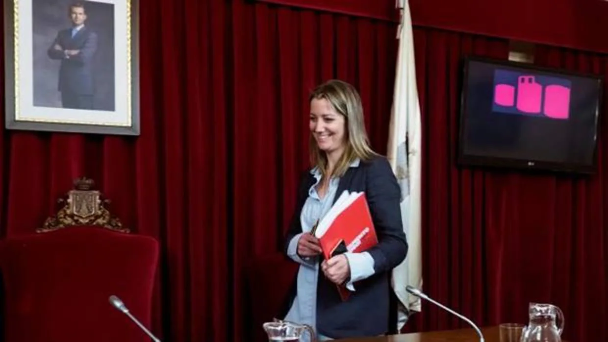 La alcaldesa de Lugo, Lara Méndez, antes del pleno de presupuestos