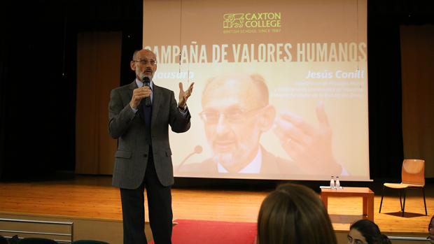 Jesús Conill, catedrático de filosofía moral de la UV: «Los valores nos ayudan a vivir mejor»