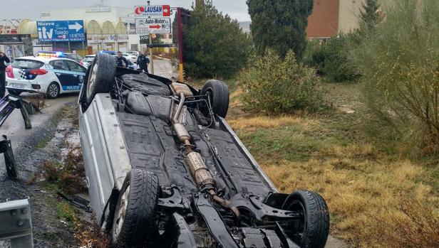 Aparatoso accidente en la carretera del Polígono