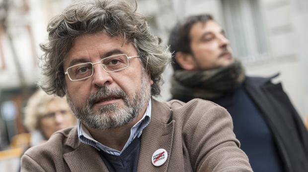 Demòcrates insta a los independentistas a «tomar el control del Parlament»