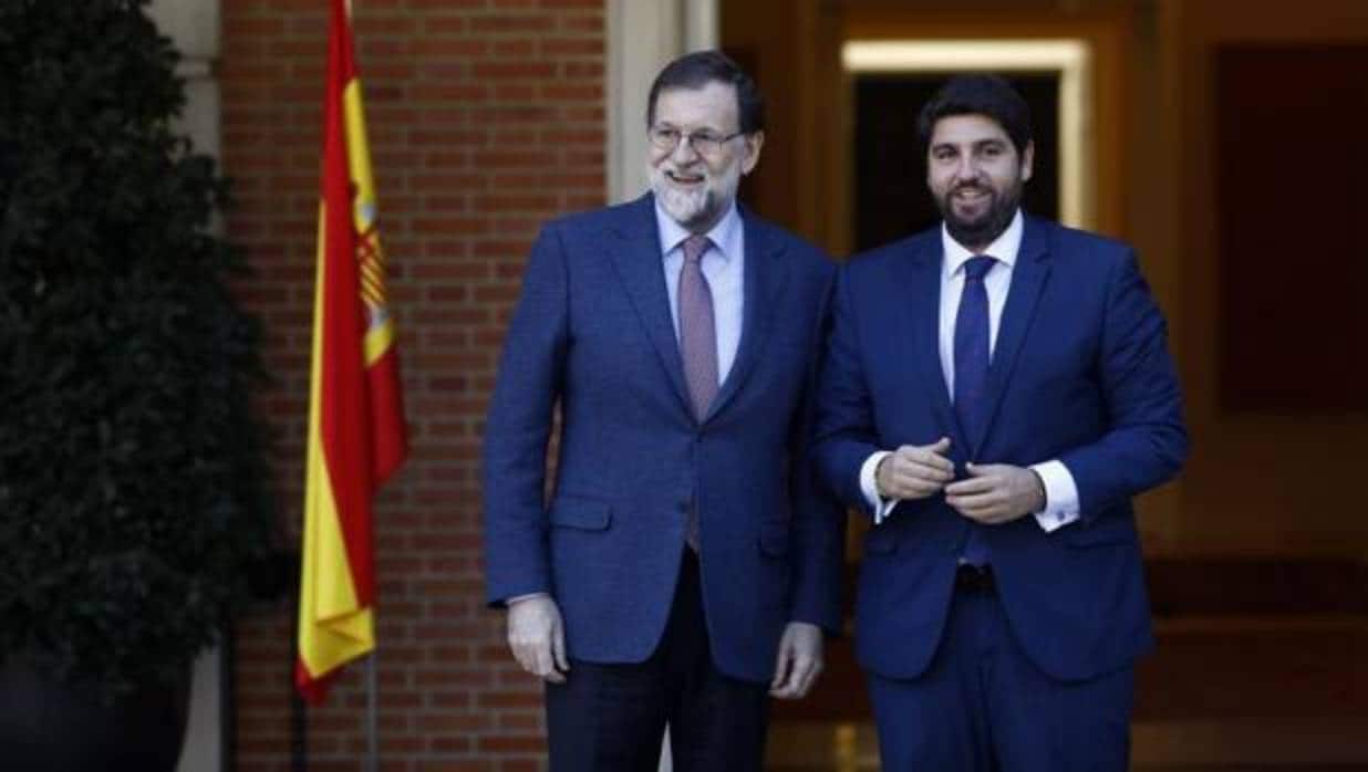El presidente de la Región de Murcia, Fernando López Miras, con el presidente del Gobierno, Mariano Rajoy