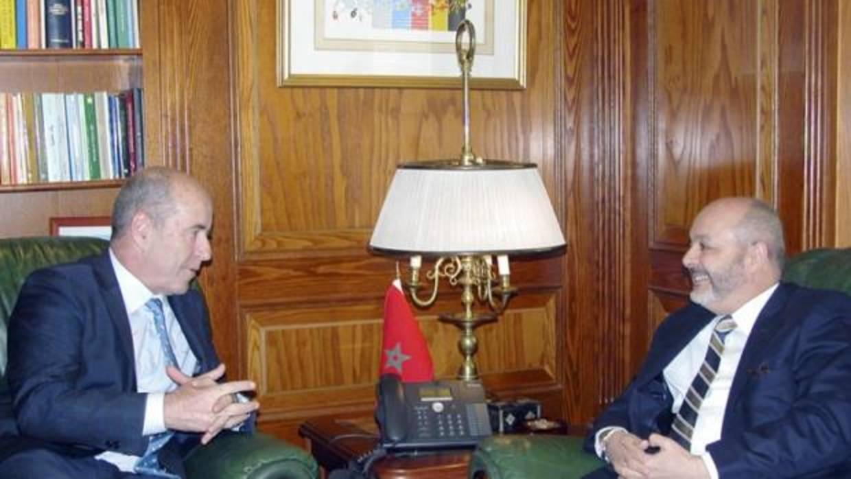 Pedro Ortega y el embajador de Marruecos en Madrid, Mohammed Fadel Benyaich, en 2015