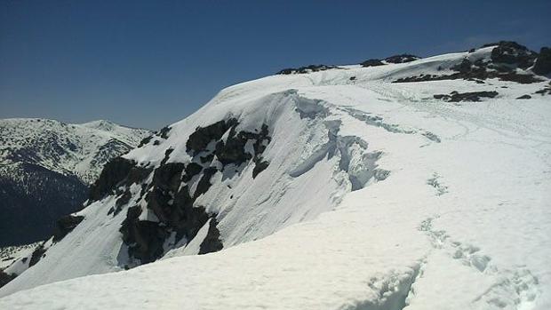 Alertan a montañeros y excursionistas por el riesgo de aludes en Peñalara