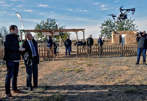 Moragues en la escuela de formación de pilotos profesionales de drones de Cheste