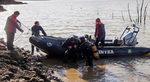 El Gobierno vasco intuye que el cuerpo de Jon Bárcena está en el pantano alavés de Urrunaga