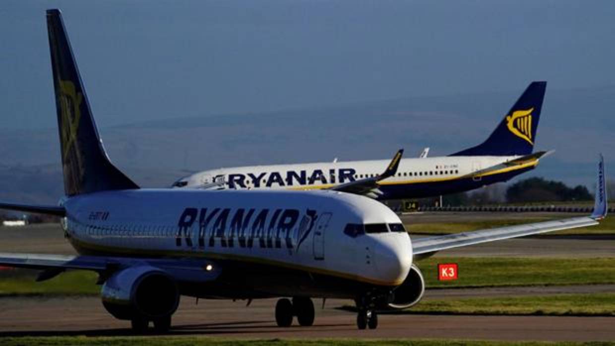 Una pareja en actitud agresiva obliga a un vuelo de Ryanair a aterrizar de emergencia en Santander