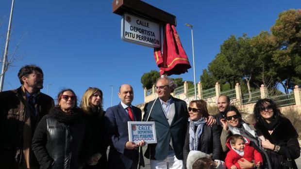 Alicante dedica una calle al exjugador de balonmano Perramón