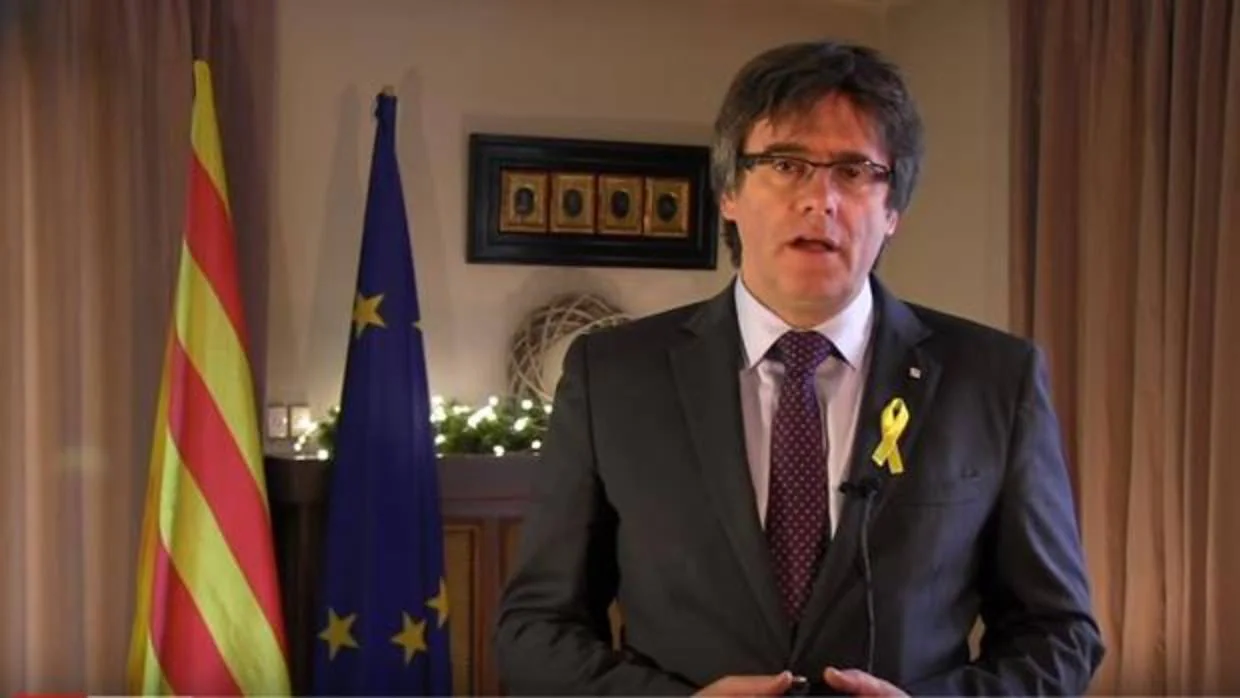 Críticas a TV3 por el discurso de fin de año de Carles Puigdemont en su canal 24 horas