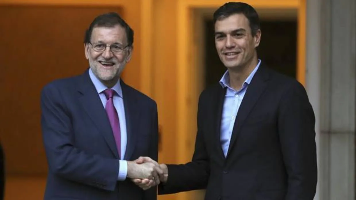 Mariano Rajoy en una recepción a Pedro Sánchez en La Moncloa
