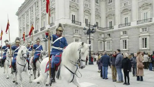 Cambio de guardia en el Palacio Real