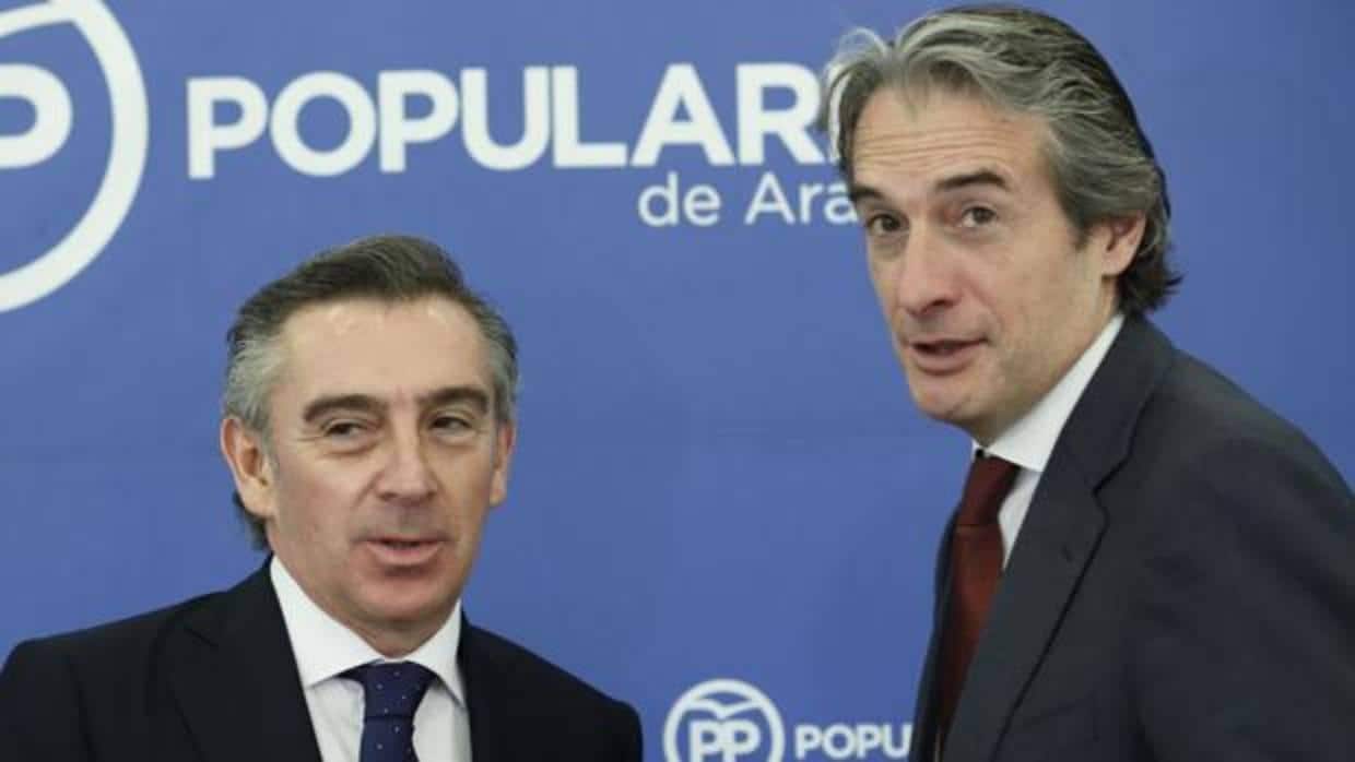 El ministro De la Serna, junto al líder aragonés del PP, Luis María Beamonte