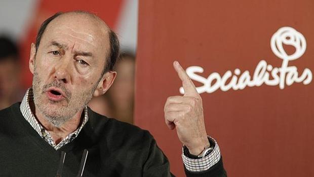 Rubalcaba se reúne con Marta Pascal en Madrid a espaldas de Pedro Sánchez