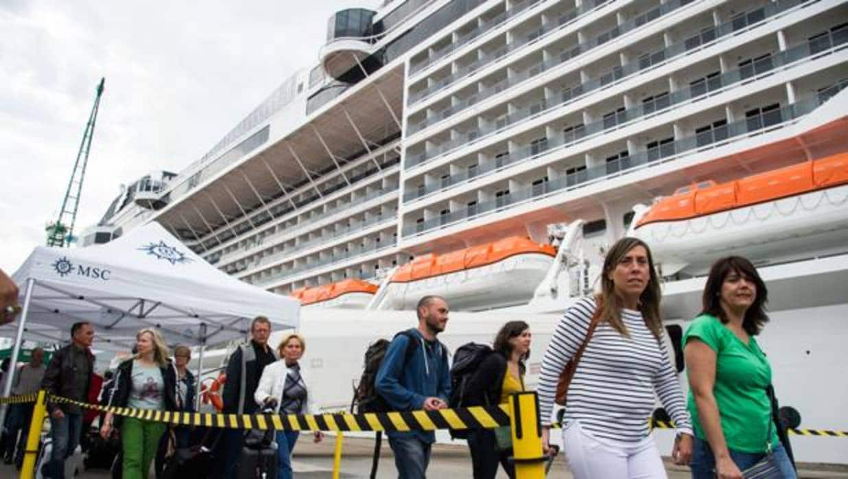Cada crucerista se deja 518 euros en Cataluña