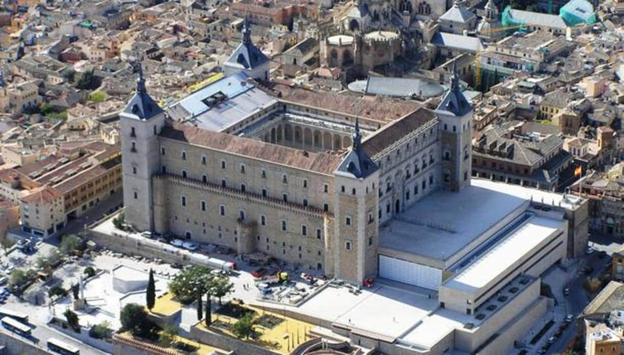 Vista aérea del Alcázar de Toledo, sede el Museo del Ejército