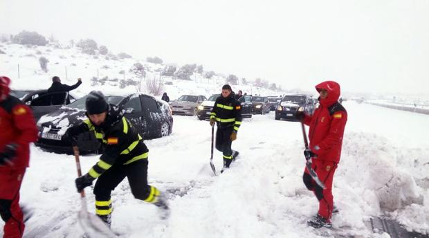 La DGT pide precaución a los conductores ante la previsión de nevadas en varias provincias