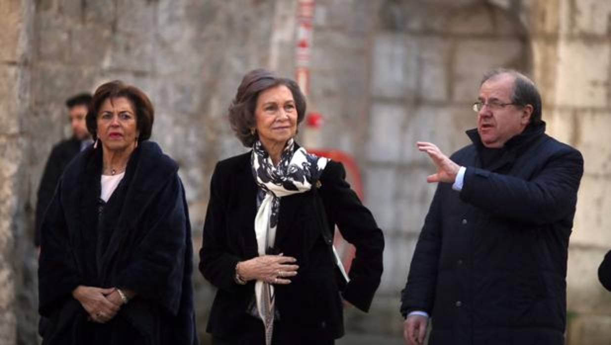 Araceli Pereda Alonso, la Reina Sofía y Juan Vicente Herrera, ayer en Burgos