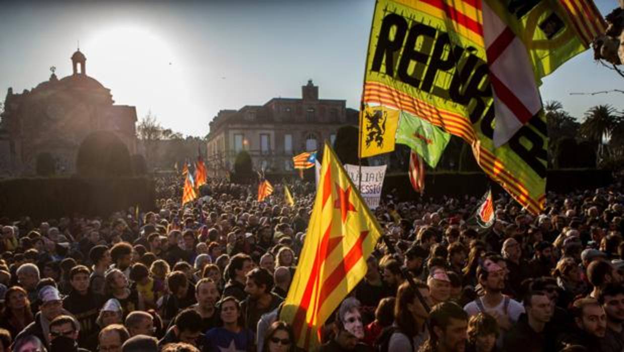 Manifestantes independentistas ayer en el parque de la Ciutadela