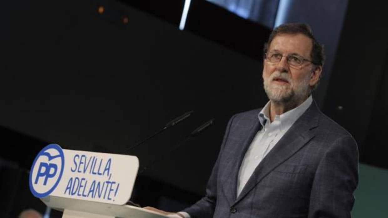 El presidente del Gobierno y líder del PP Mariano Rajoy hace unas semanas en un acto de su partido en Sevilla
