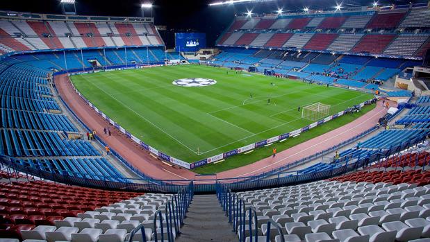 Enfado e indignación por los asientos fantasma del Calderón: «Si lo llego a saber, los habría arrancado»