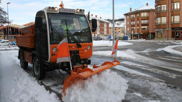 La nieve complicará la circulación por las principales autovías y autopistas de Castilla y León