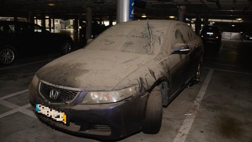 Los coches abandonados en el aeropuerto de Barajas: historias que se quedaron en tierra