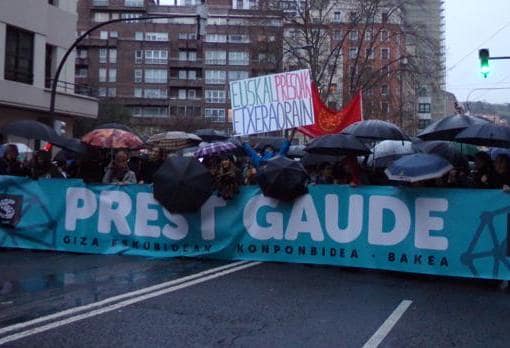 Manifestación de rechazo a la dispersión de los presos en Bilbao