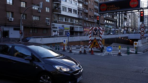 El cierre de dos túneles obstruye el tráfico en la zona norte de Madrid