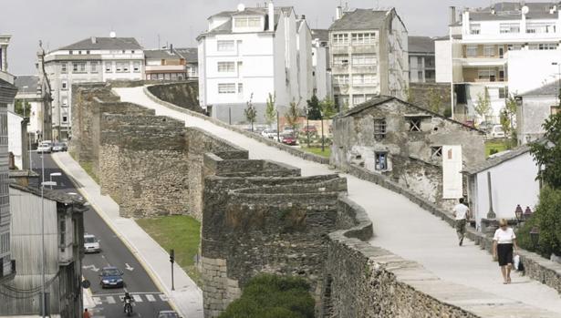 Dispara a una mujer en el estómago y se da a la fuga en Lugo