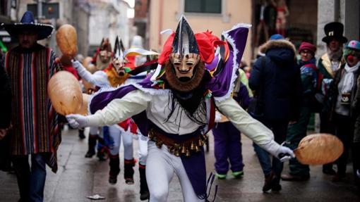 Las pantallas desfilan por las calles de Xinzo