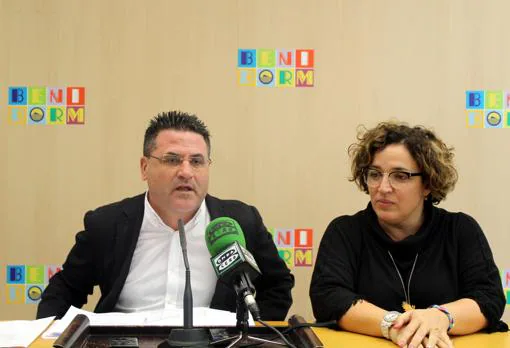 Los concejales Gónzález de Zárate y Caselles, en rueda de prensa