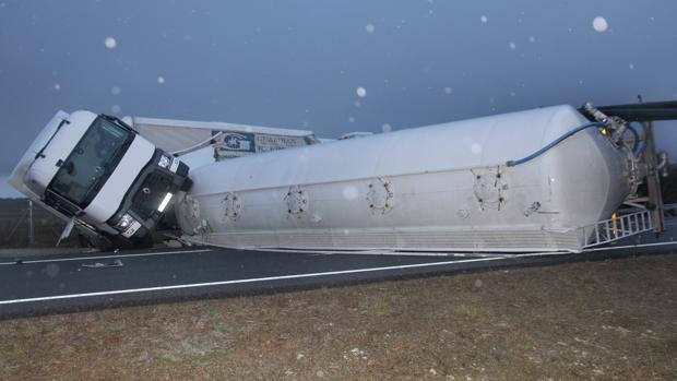 Un accidente obliga al corte de la A-231, en sentido León, a su paso por Bustillo del Páramo (Palencia)