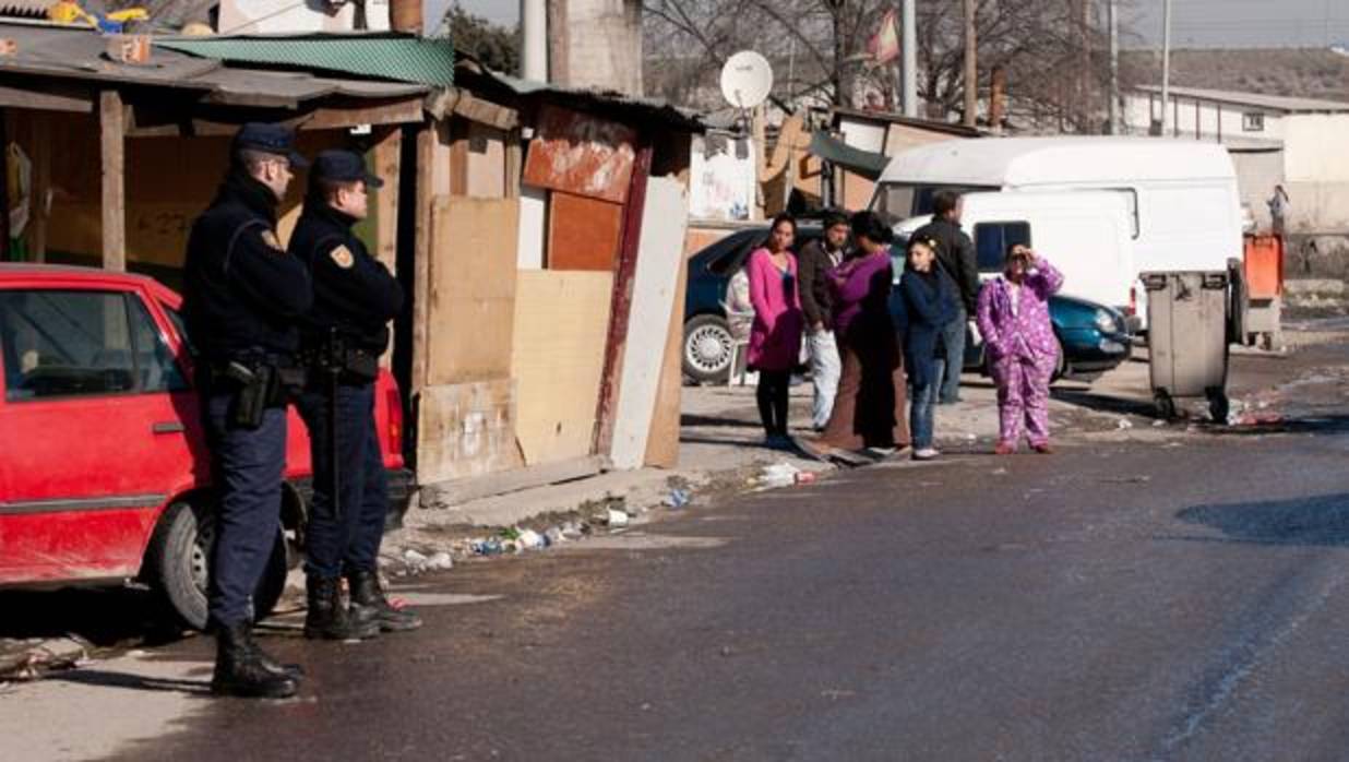 La Policía Nacional, durante un dispositivo en la Cañada