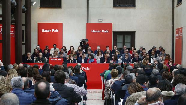 Sánchez logra la unanimidad oficial en el PSOE... hasta las elecciones