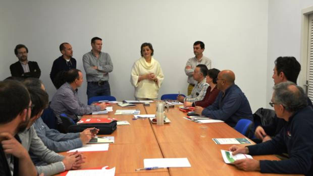 Reunión de técnicos y representantes municipales con la vicepresidenta de Turismo