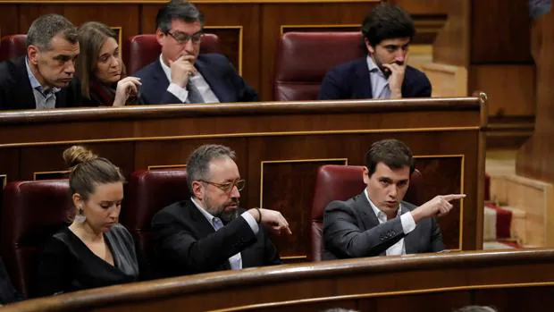 Rivera pide a Rajoy una «gran remodelación» del Gobierno y apunta a la salida de los ministros reprobados
