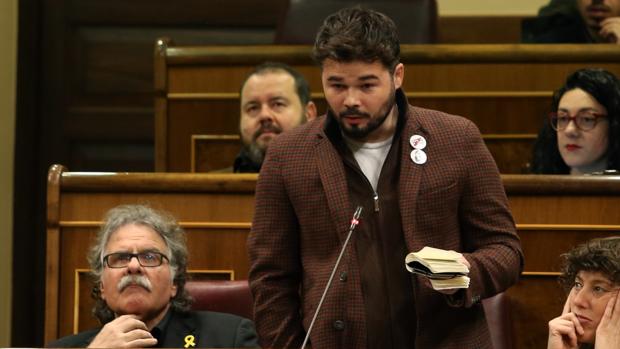 Rufián justifica la huida de Anna Gabriel y ataca a la Justicia: «España se acerca a Turquía»