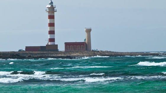 El viento no da un respiro en Canarias