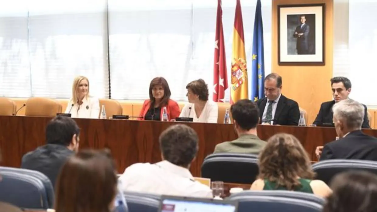 La presidenta Cifuentes, compareciendo ante la comisión de investigación sobre la corrupción de la Asamblea de Madrid