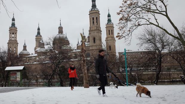 Zaragoza, cubierta de nieve