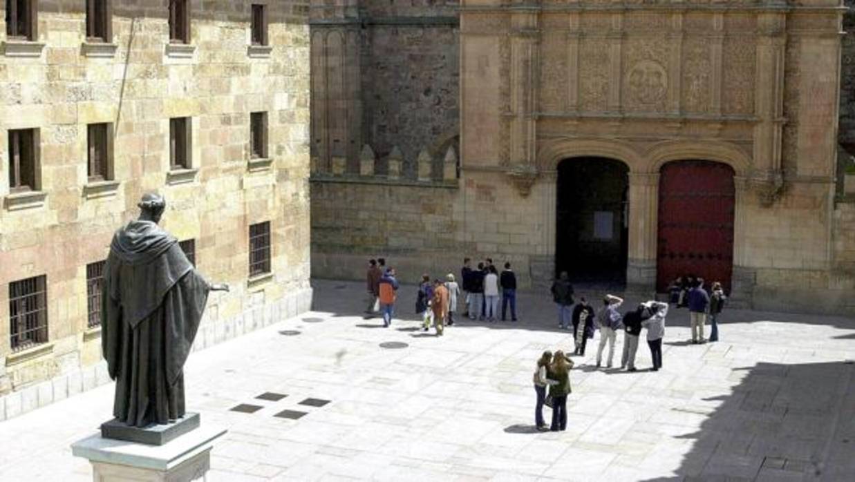 Fachada histórica de la Universidad de Salamanca