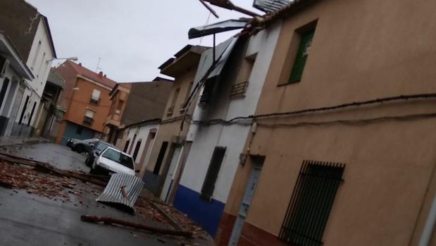 Un tornado azota Villarrubia de los Ojos provocando varios daños materiales