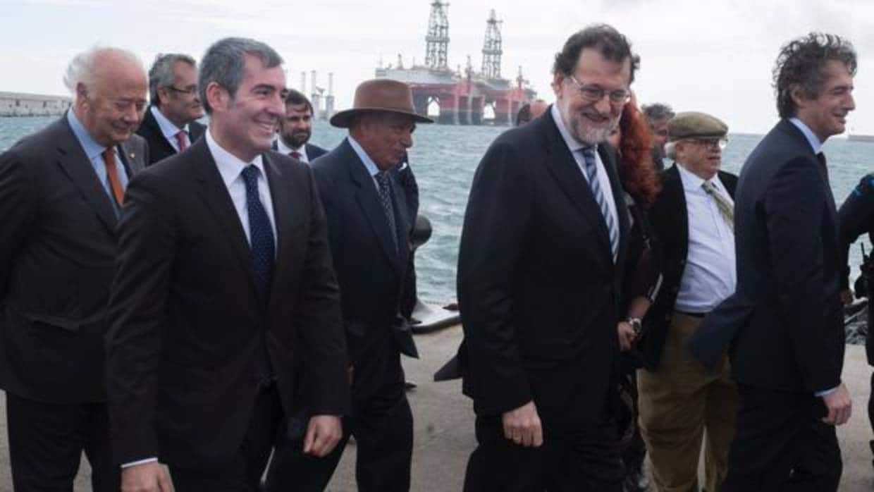 El presidente del Gobierno de Canarias, Fernando Clavijo, y Mariano Rajoy, en Granadilla, Tenerife