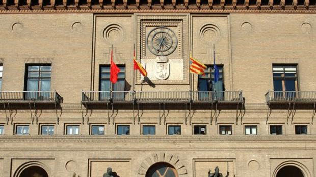 La guía «machista» que ha puesto en evidencia a los concejales de Zaragoza