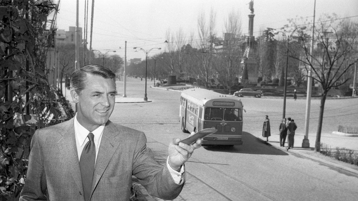 El actor Cary Grant, en la plaza de Colón