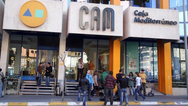 La jueza archiva la causa por once inversiones ruinosas de la CAM que causaron un perjuicio de 467 millones